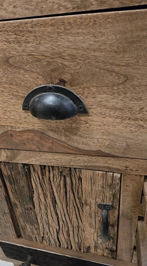 Vollholzkommode Lade